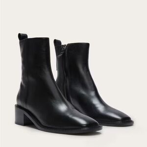 Like New Everlane City Boots size 10 black